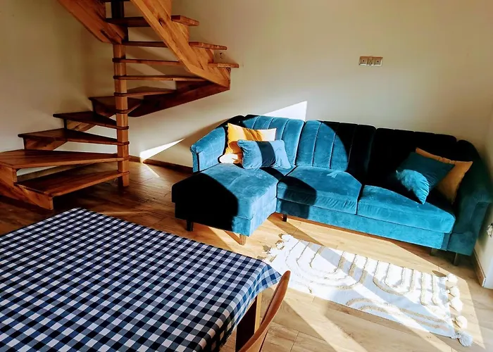 Yellow House * فونغليكوفيتسه